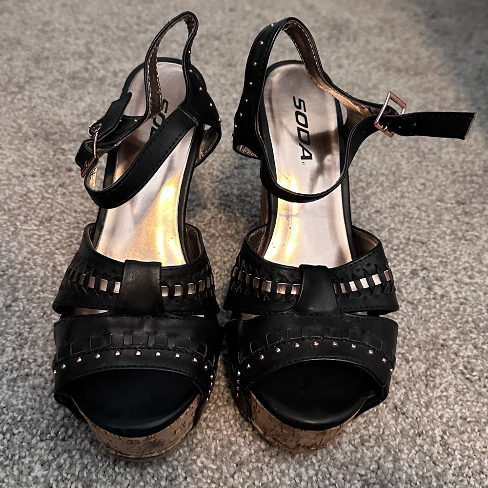 Vintage black and gold soda wedges
